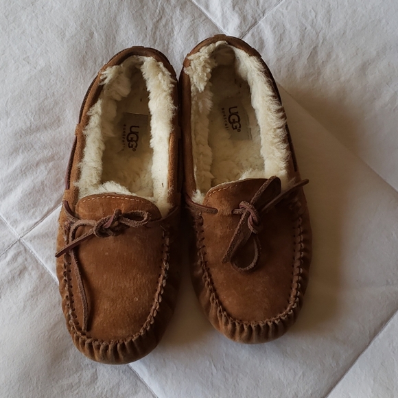 uggs mocs